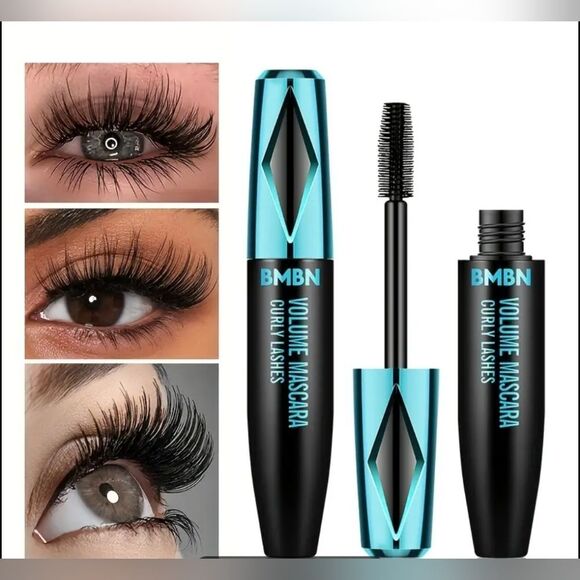 Black 4D Volume Mascara - Picture 3 of 7